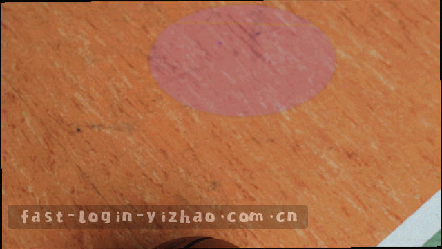 比赛中关键动作的定格画面，构图偏右侧留白以容纳文字